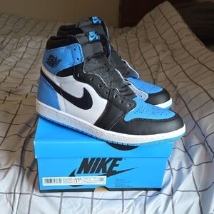 Nike High-Top Sneakers in Blue and Black